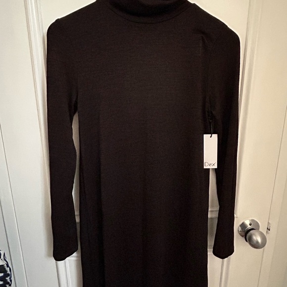 Burgundy color, skin tight but stretchy. New midi dress - Picture 3 of 4